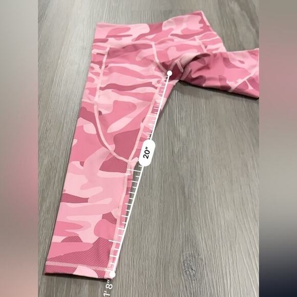 Zyia Active Light n Tight Pink Camo High Rise Cropped Leggings Size 4 - Picture 11 of 11